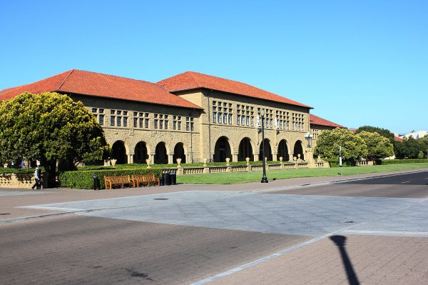 信捷策路 联邦资助被削减 美国斯坦福大学已裁员360余人