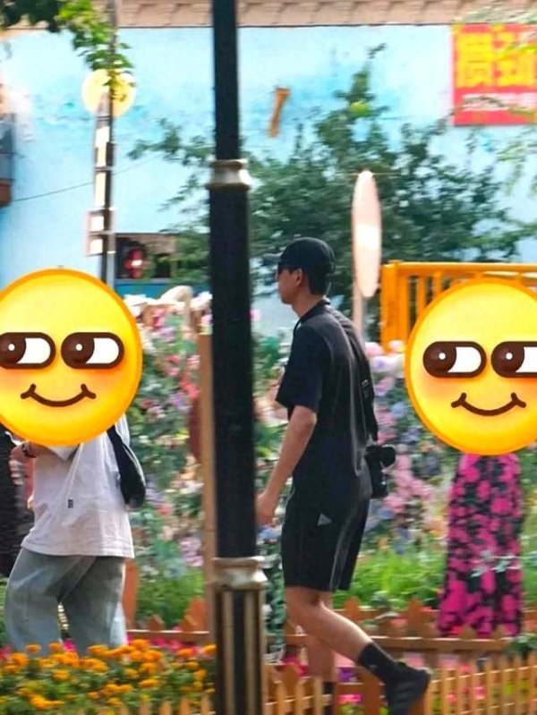 金橘策略 李现在新疆被网友偶遇 街头巷尾的“野生捕捉”