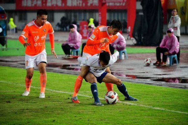 财米网 川超资阳客场0∶2负于泸州 球迷看台高呼“南零王也是王”